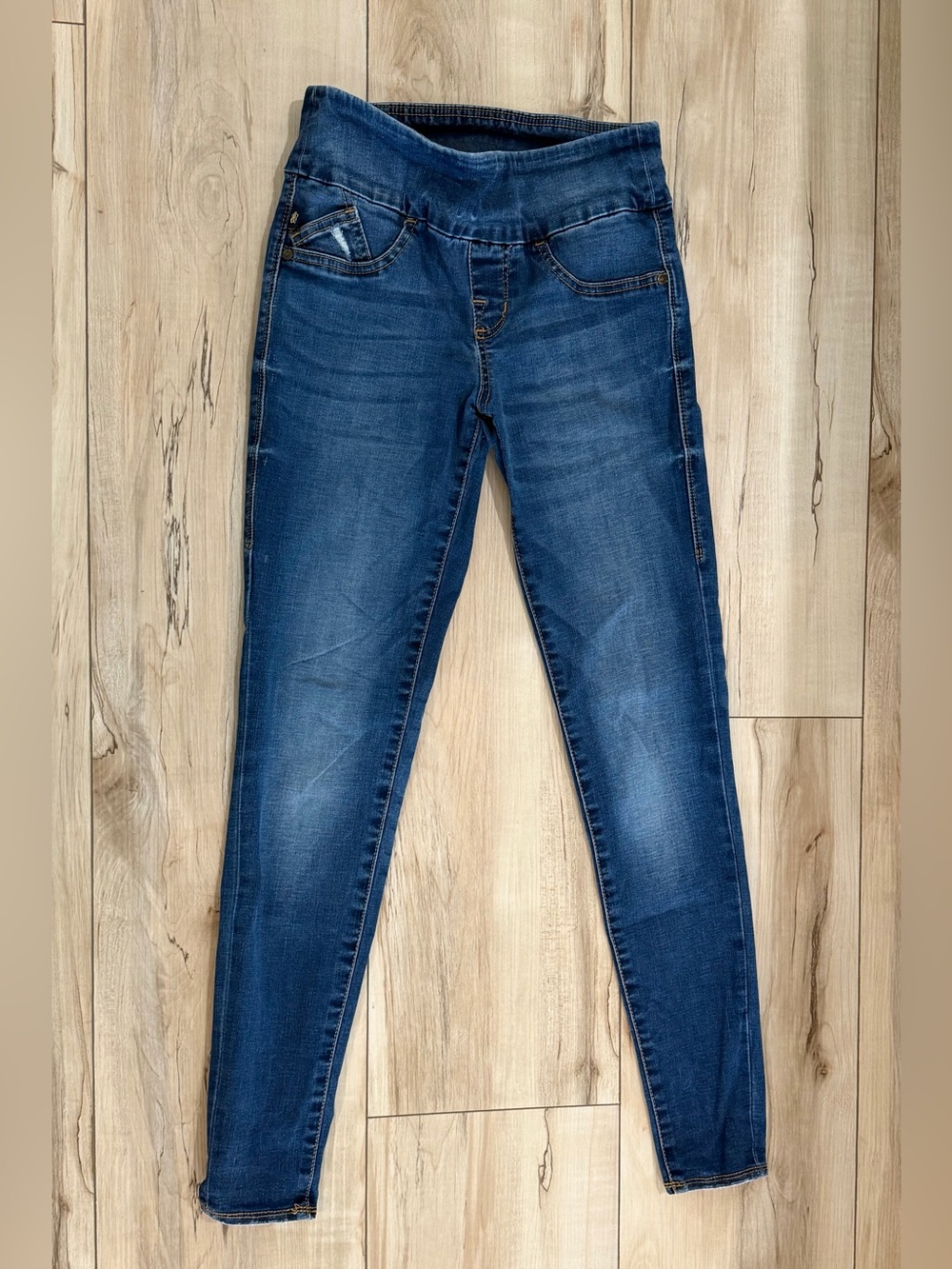 Rock & Republic Pull on skinny jeans size 2